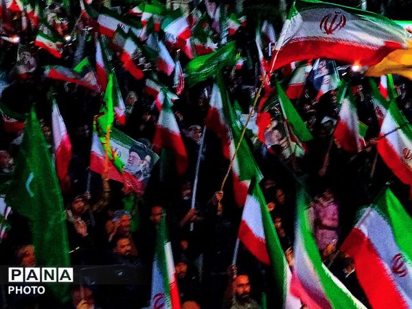 سی و پنجمین شب از حضور حماسی مردم کاشمر زیر باران 