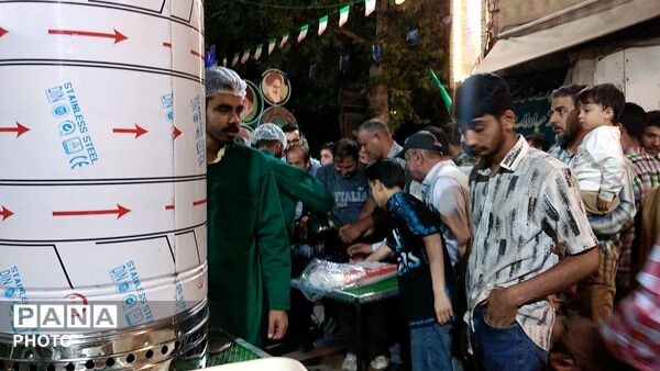 یک استکان چای؛ یک دنیا محبت