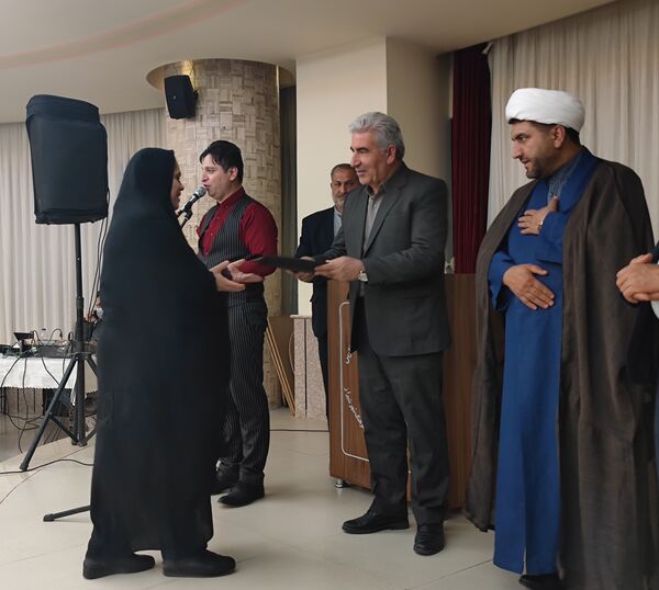 آیین تجلیل ازخادمین مراسم اعتکاف دانش‌آموزی