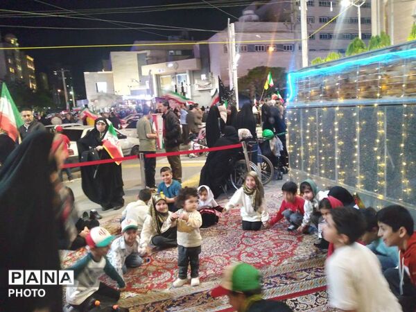تجمع مردمی در میدان یاقوت ؛ هم‌صدایی مردم برای دفاع از خاک ایران