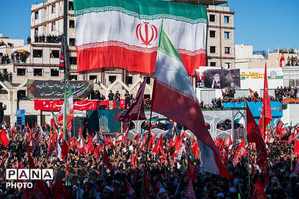 تشییع پیکر رهبر شهید انقلاب در مشهد مقدس-۴
