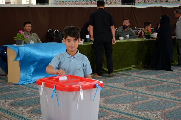 حماسه پرشور مردم نیشابور پای صندوق رأی