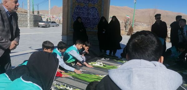 غبارروبی گلزار شهدا 