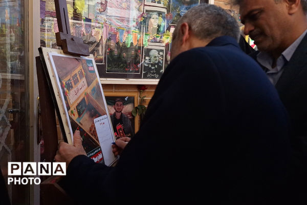 وزیر آموزش و پرورش میهمان دانش‌آموزان مدرسه شاهد دالکی