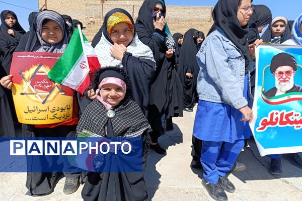 حضور پرشور مردم شهر تیتکانلو در راهپیمایی روز قدس 