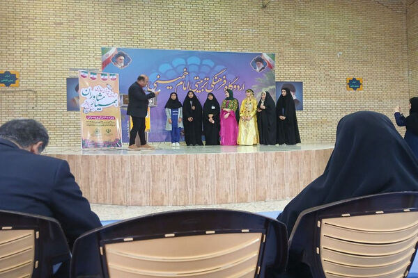 اردوی توانمندسازی دانش‌آموزان دختر  همیار مشاوران در بوشهر