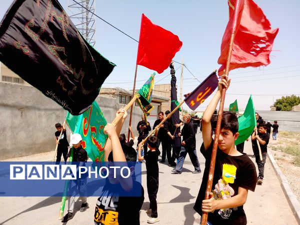 برگزاری تاسوعا حسینی در روستای بزنجرد