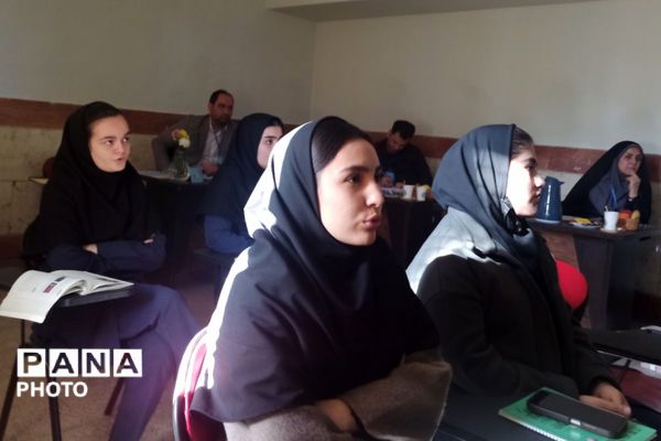 برگزاری جشنواره همیار معلم در بهارستان‌دو