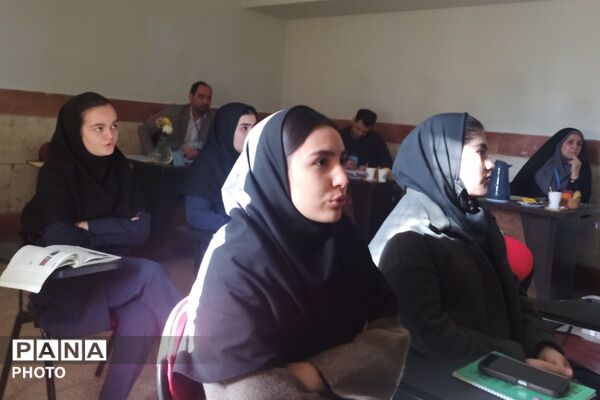 برگزاری جشنواره همیار معلم در بهارستان‌دو