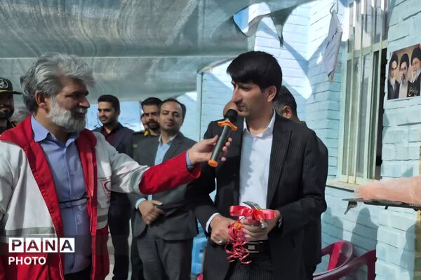 نواخته شدن زنگ مهر با حضور مسئولین در مدرسه امام خمینی(ره) شهر نیر