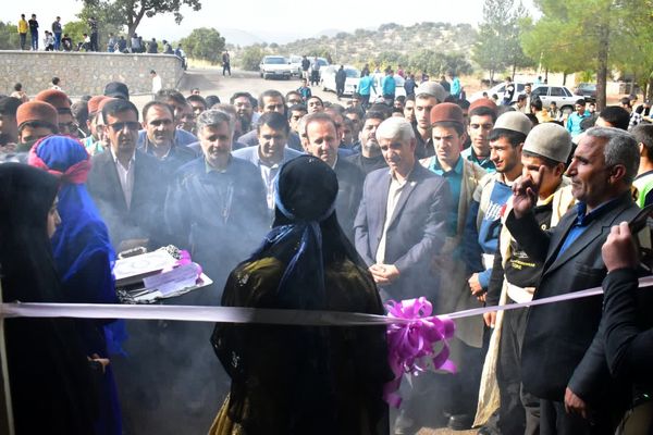 افتتاح چمن مصنوعی شهرک امام حسین(ع) در یاسوج 