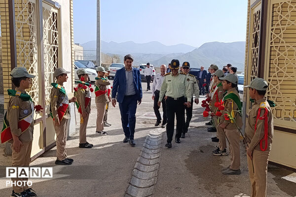آیین زنگ سپاس معلم در هنرستان نور هل اتی حصار گرمخان