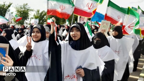 رزمایش بزرگ دختران جان فدای ایران در قم