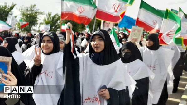رزمایش بزرگ دختران جان فدای ایران در قم