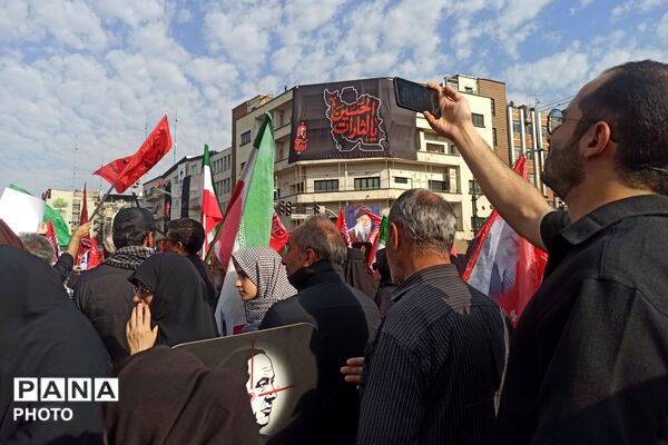 بدرقه‌ای به وسعت یک ملت؛ اشک، شکوه و تجدید عهد در آیین وداع با رهبر شهید انقلاب اسلامی