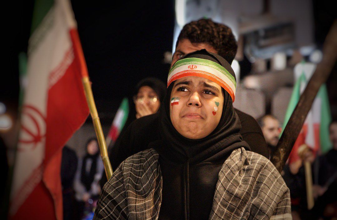 سربندِ پرچم، بر پیشانیِ وفاداری نقش بست