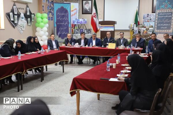 مطالبات بی‌واسطه شورای دانش‌آموزی مدرسه شهید مسافری تبریز با مسوولان وزارت آموزش و پرورش 