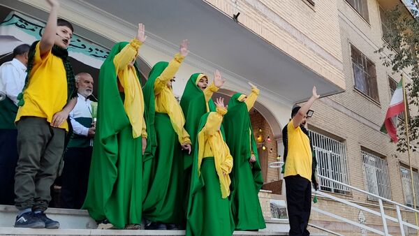 آغاز مهر با حضور خادمین حرم امام رضا(ع) در مدرسه عباسقلی رهگذر شهریار