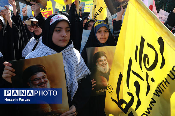 آیین ادای احترام به مقام شامخ شهیدان مقاومت و شهید سید حسن نصرالله