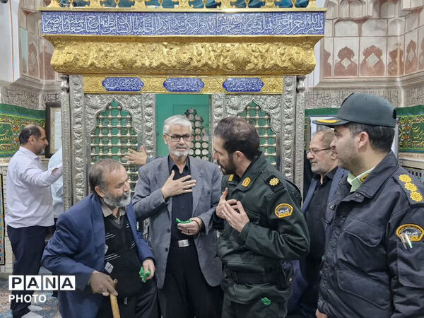 آیین جزءخوانی نوجوانان قمی در بقعه ابن بابویه 