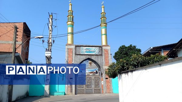 قدم‌های کوچک برخاک بزرگ