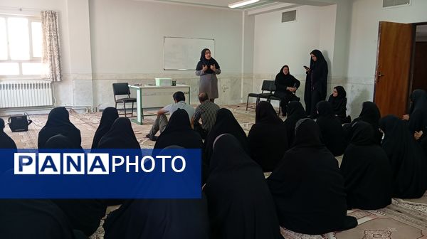 ارتقای مشارکت اولیا و مربیان در هنرستان حضرت زهرا (س) بن