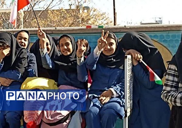 جشن دهه فجر در دبیرستان هاجر بیرجند