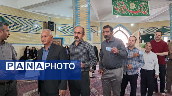 حضور پرشور رای‌اولی‌ها در انتخابات ریاست جمهوری