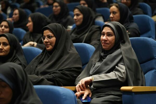 آیینه‌ تلاش کارمندان دانشگاه فردوسی مشهد