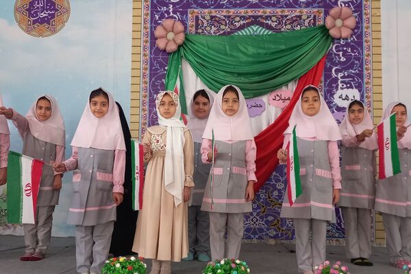 جشن نیمه شعبان و فجر با شور پیشتازان در مدرسه شهید جواد سرافراز