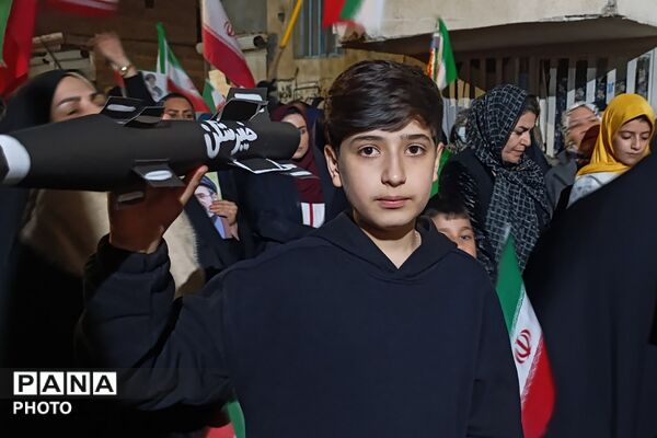 صدای پرتاب موشک‌های دستساز و کاغذی ملت ایران هراسی در دل دشمنان وطن
