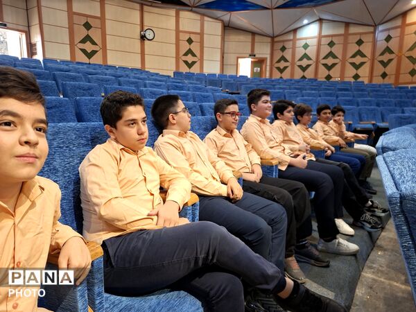 درخشش دانش‌آموزان منطقه ۳ در اختتامیه استانی جشنواره فرهنگی و هنری «امید فردا»