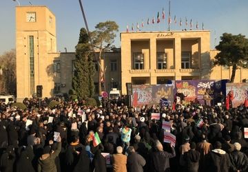 اجتماع بزرگ مردم ولایتمدار اصفهان در میدان امام حسین(ع)