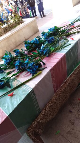 مراسم استقبال از شهید گمنام در دبیرستان دخترانه بهار آزادی فلاورجان 