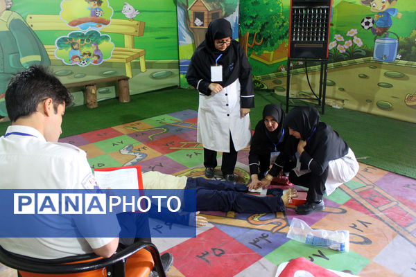 رقابت‌های مراقبین سلامت قم در بخش امداد و نجات