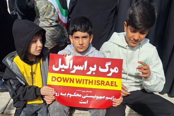 برخیز که فجر انقلاب است امروز