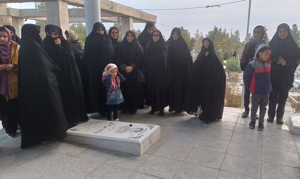 آیین غبارروبی و عطر افشانی قبور مطهر شهدای والامقام شهر کوهپایه