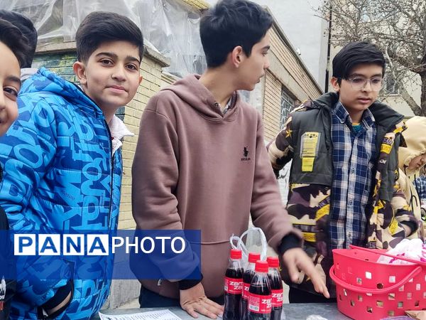 برپایی بازارچه دانش‌آموزی به‌مناسبت عید مبعث 