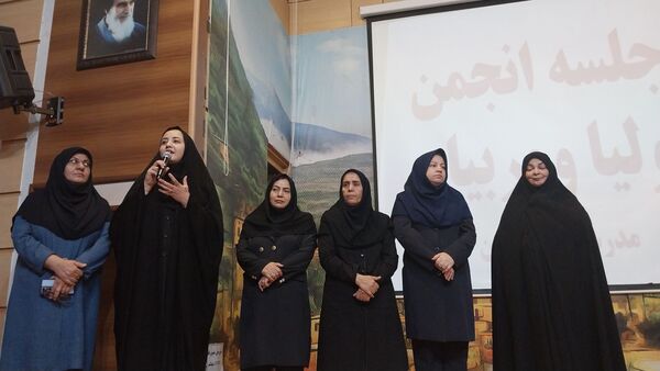جلسه اولیا مربیان دبیرستان سرافرازان 