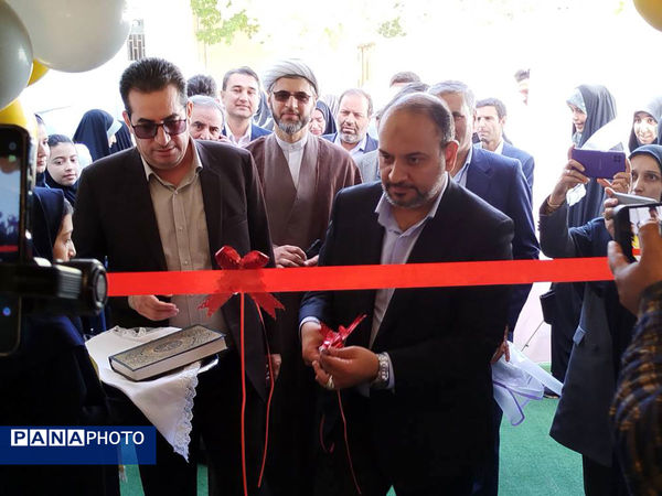 افتتاح «کافه گفت‌وگوی دخترونه» بجنورد