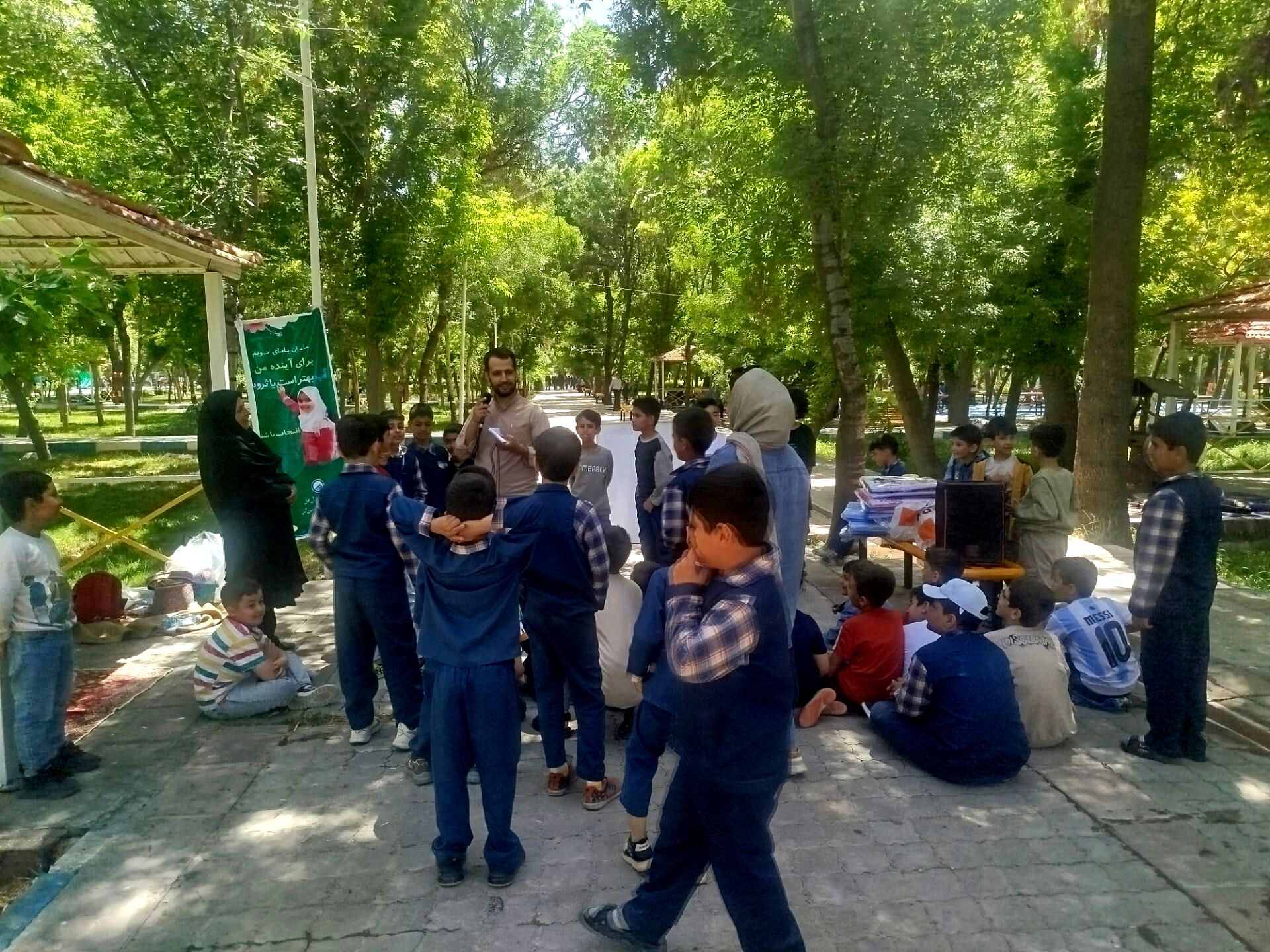 اردوی دانش‌آموزان مدرسه پسرانه مبین در پارک جنگلی شیروان