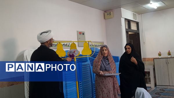 زنگ نماز در دبیرستان حضرت معصومه سلام الله علیها شهرستان خلیل‌آباد نواخته شد