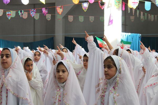 پرواز فرشته‌های آسمانی؛ جشن تکلیف دختران سملقان در مسجد جامع