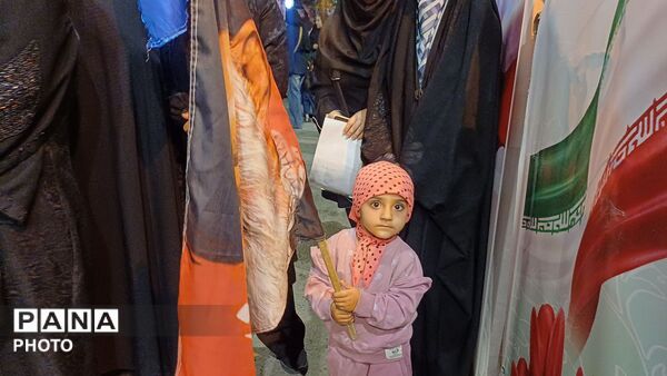 کوهدشت  یک صدا،اجتماع مردمی برای دفاع از وطن  وبیعت بارهبر جدید