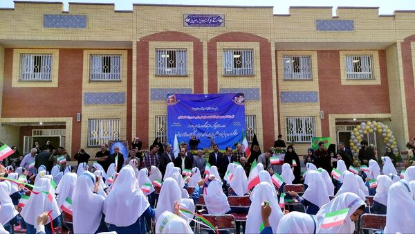 بهره‌برداری از دبستان ۱۲ کلاسه حسن‌زاده در مشهد 
