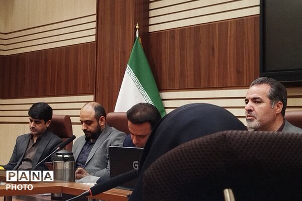 تقدیر از معلمان نمونه استانی به مناسبت گرامیداشت هفته معلم در ناحیه دو شهرری 