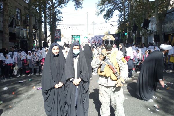 حضور پرشور دختران و پسران شهریار در روز استکبار ستیزی
