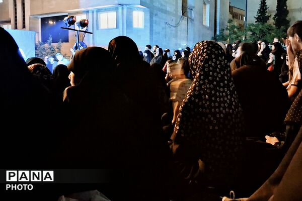 با نوای تعزیه؛ میدان در سوگ کربلا غرق شد 