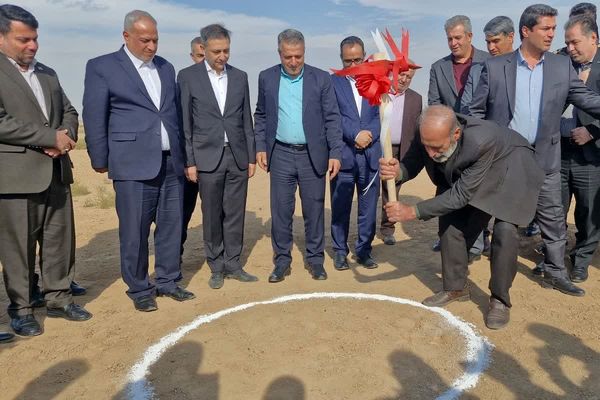 آیین کلنگ‌زنی هنرستان خیرساز هیأت امنایی در قرچک