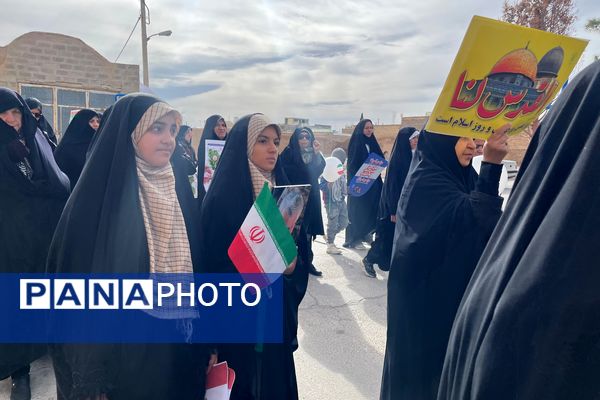 حماسه حضور مردم شهر سورمق در راهپیمایی ۲۲ بهمن